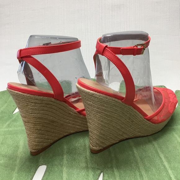 Beautiful Light Rose Wedge Heels. - Picture 6 of 8